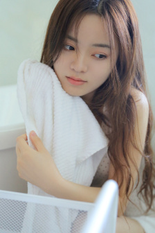 男人一边吻奶边挵进去免费软件